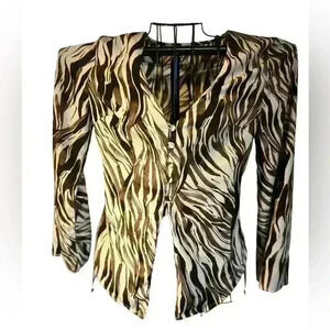 🆕 Nasty Gal Collection V Neck, button up blouse.